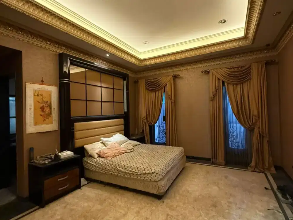 rumah mewah Regency 21 dkt araya dan puri galaxy akses merr