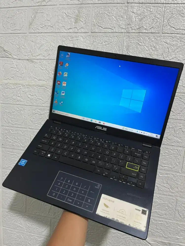 JUAL LAPTOP ASUS E410MA N4020 RAM 4/256 SSD