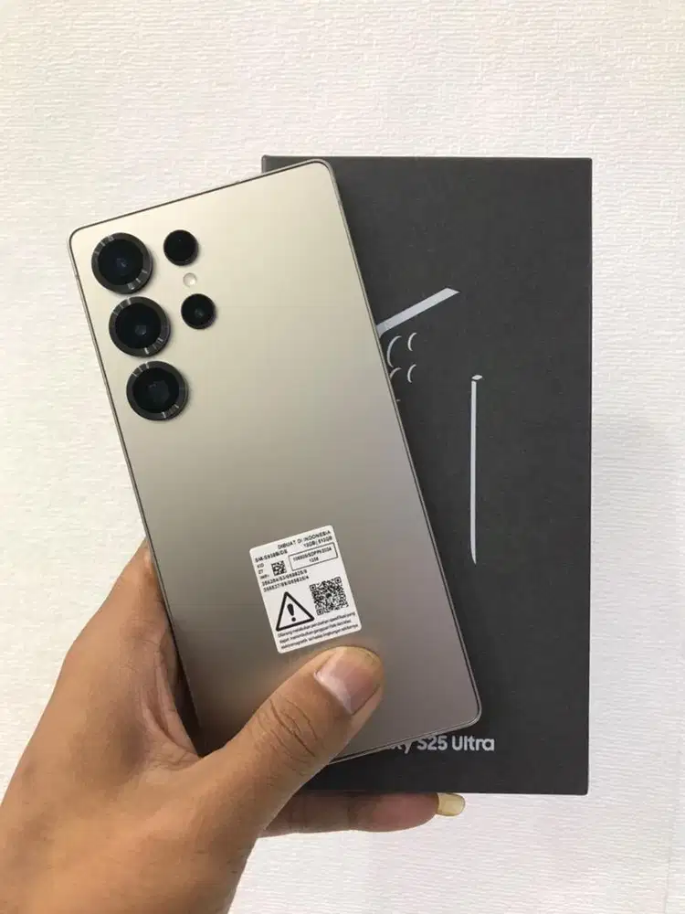 Samsung galaxy s25 ultra 512 super like new