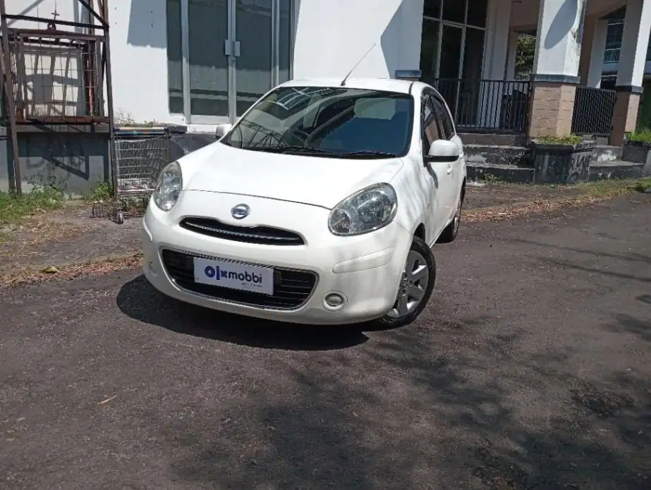 Pajak Panjang - NISSAN March 1.2 L Bensin M/T 2013 PUTIH
