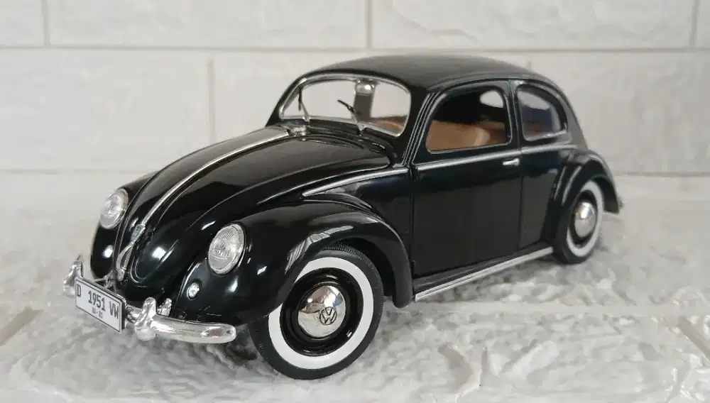 Diecast / Miniatur VW Beetle Kodok Split Window 1951 Black skala 1:18