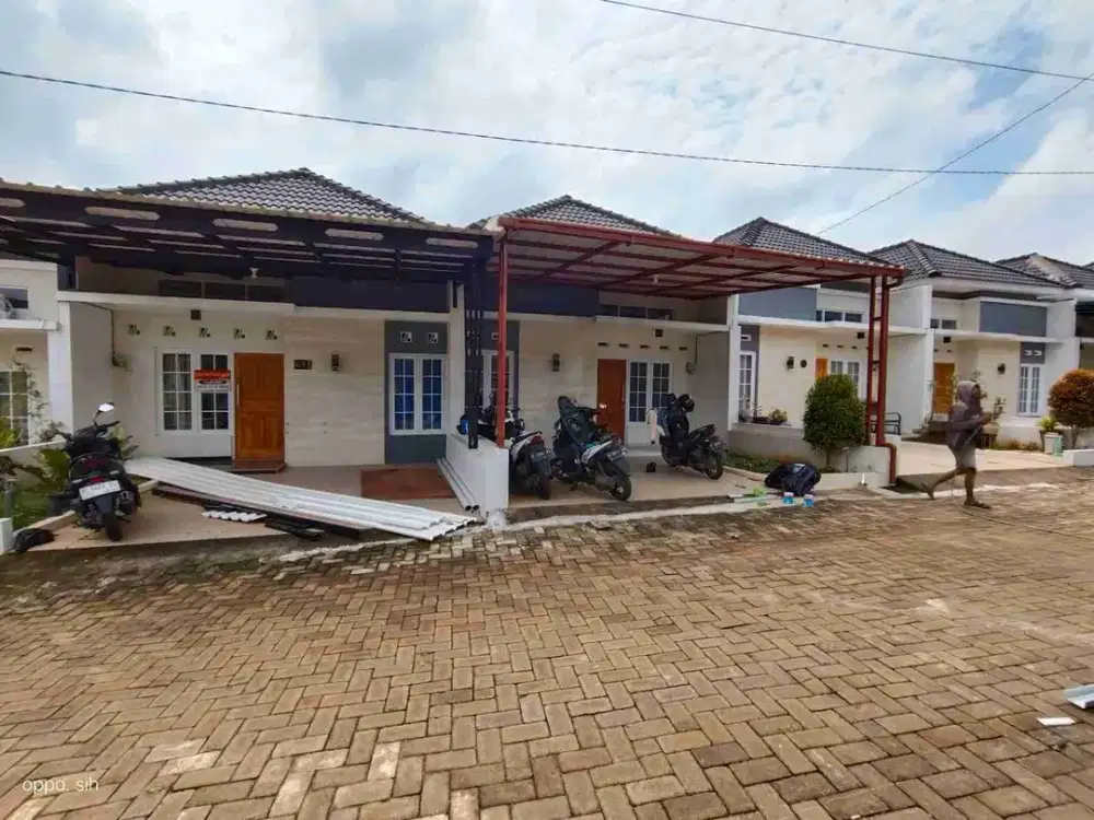 1 menit ke gedung instansi BPK Keuangan Banyumanik