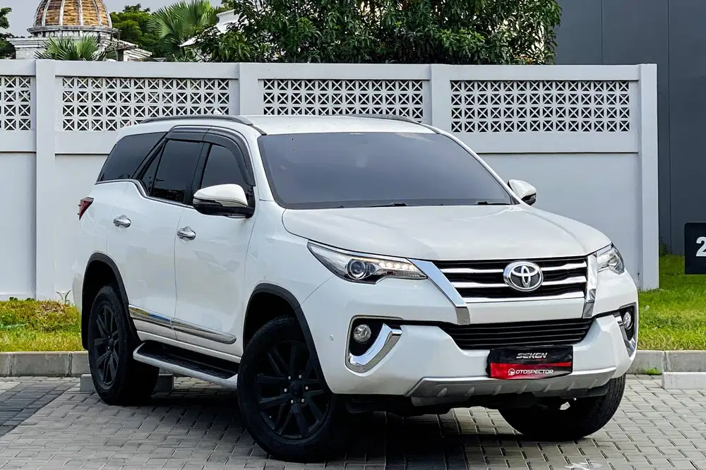 Toyota Fortuner 2.4 VRZ  4x2 Diesel Solar AT Matic 2018 Putih.