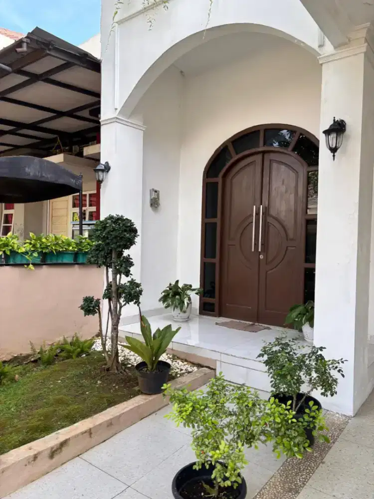 Jual rumah clasic modern style. Cibubur country cikeas.