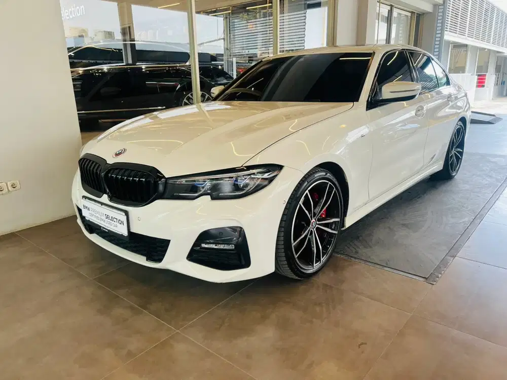 BMW 330i 2022 Bensin