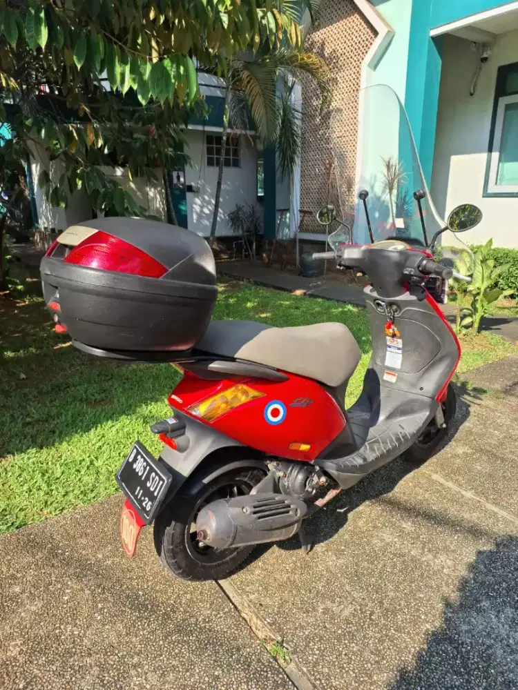 Piaggio zip 2011 tax on full original low Km perfect siap pakai