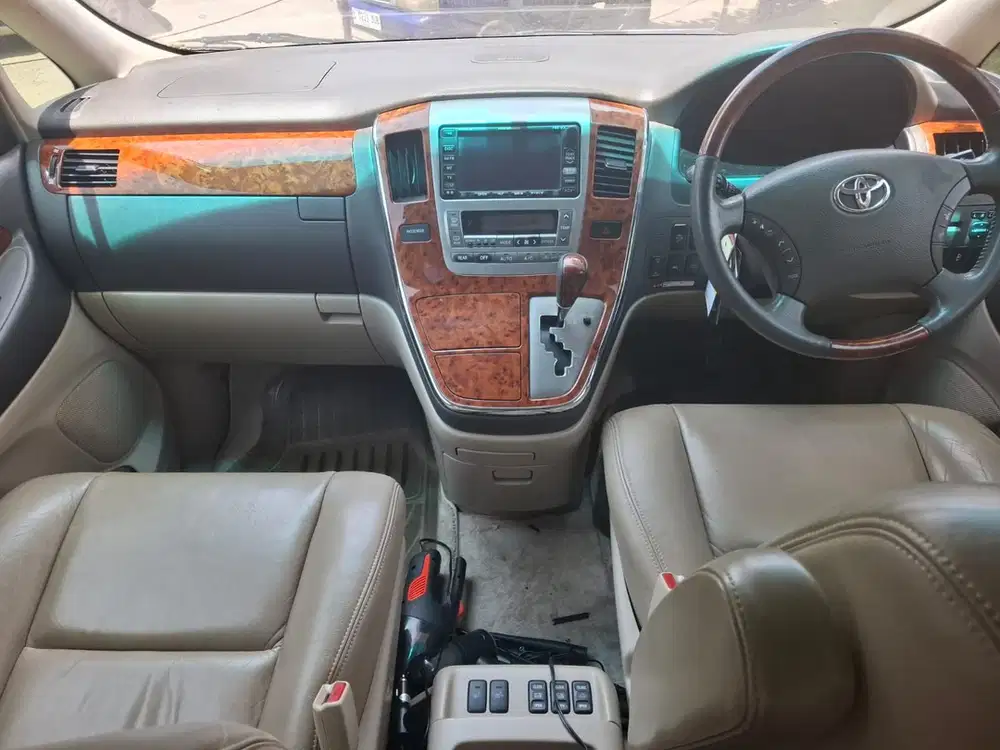 Toyota Alphard 2004 Bensin