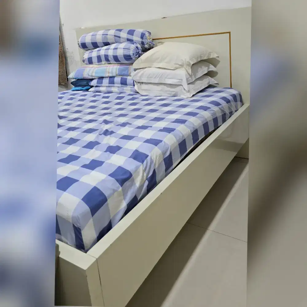 Bed Set putih besar 2x2