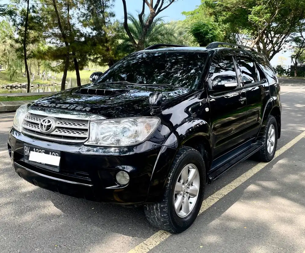 Toyota Fortuner 2.5 Diesel Automatic 2011