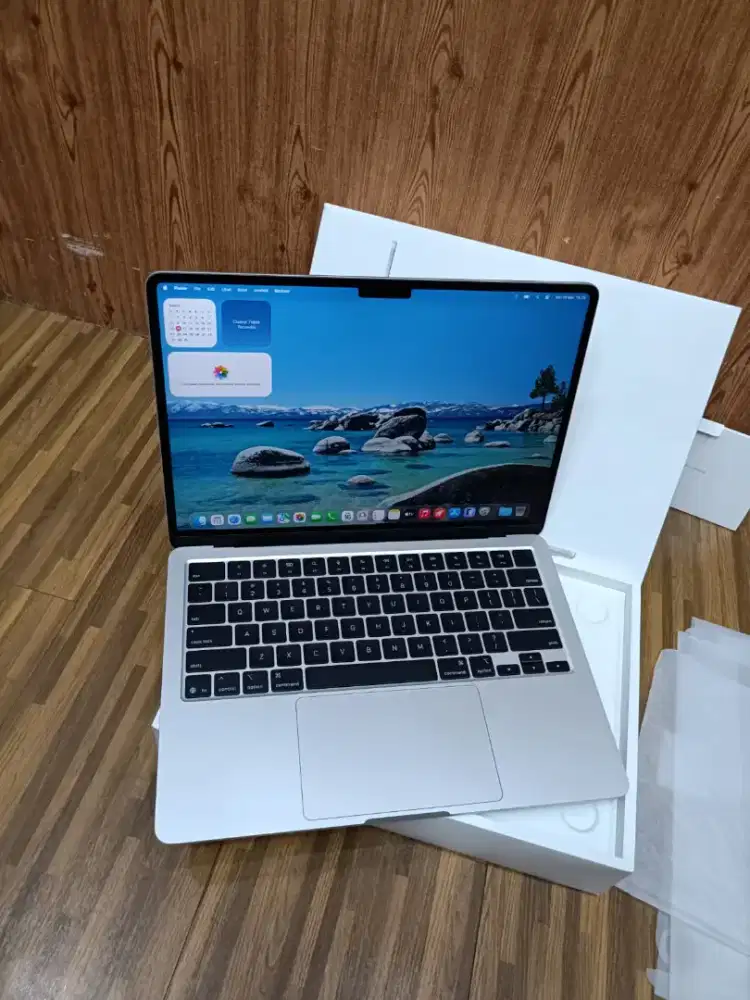 Macbook Air M4 13 inch 16/256 iBox Starlight Open Box Aja