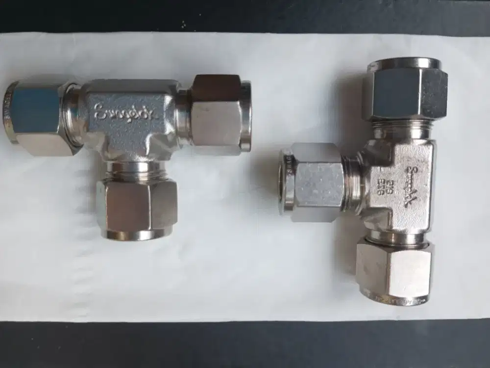 Tee connector swagelok, ukuran 1/2in