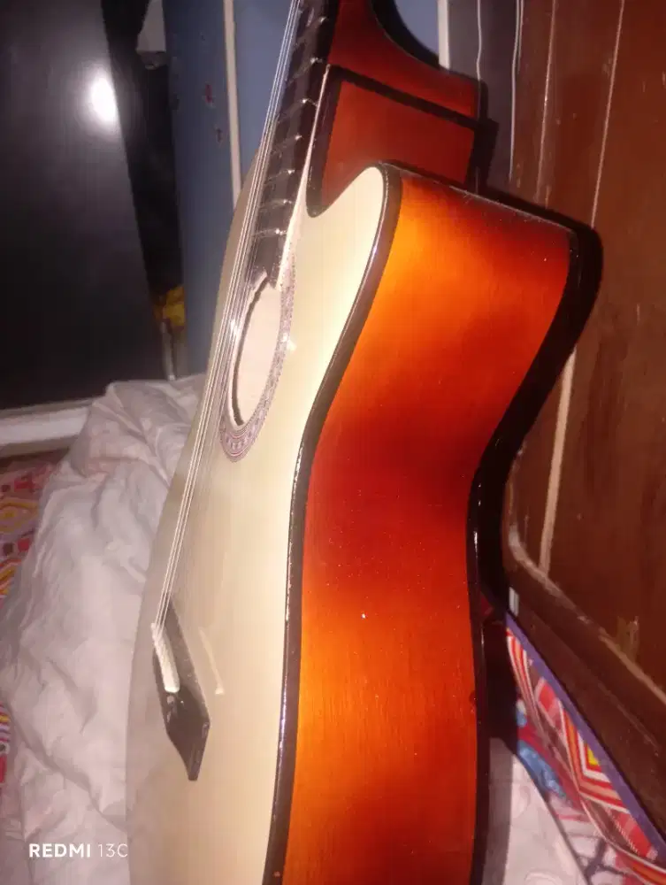 Gitar Yamaha FG-225