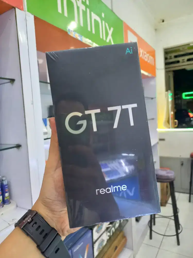 Realme GT 7t 12gb / 2156gb Bergaransi Resmi