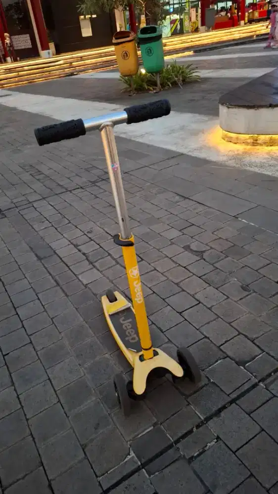 Skuter kondisi bagus merk jeep