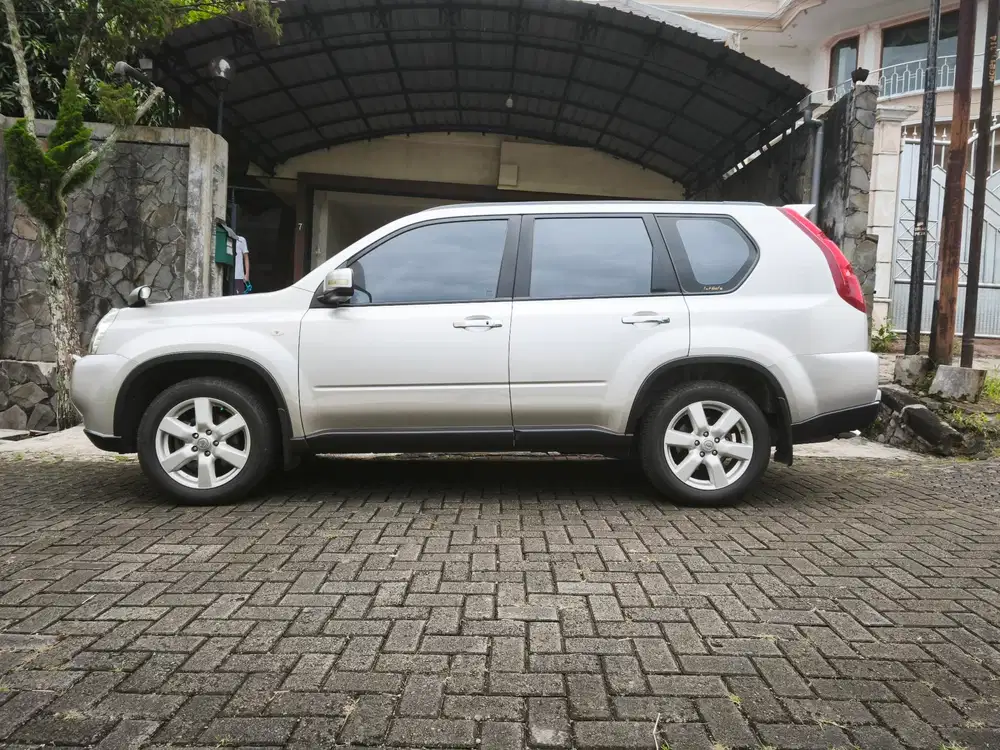 Nissan X-Trail 2010 Bensin