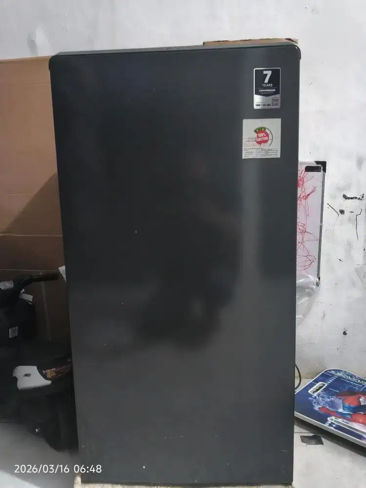 Di jual kulkas Aqua 1 pintu