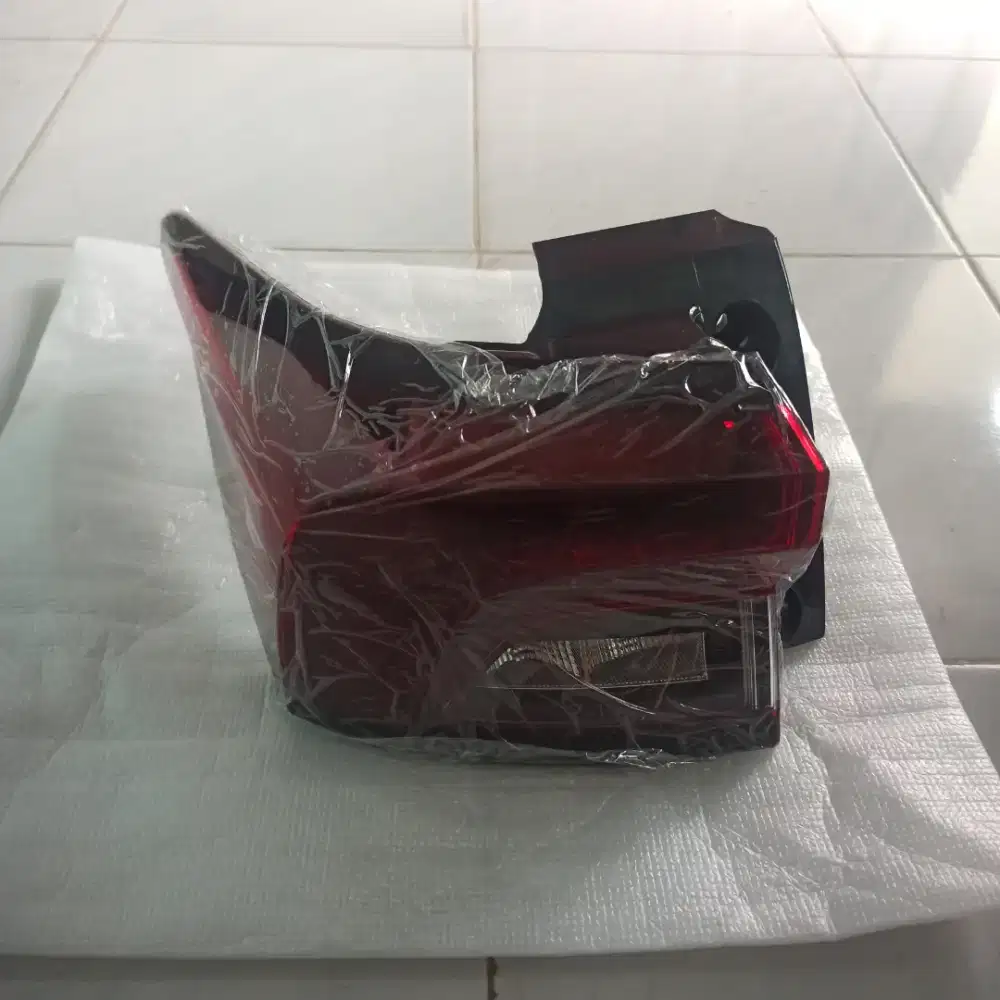 Lampu stop kiri avanza Allnew (mlm ini)