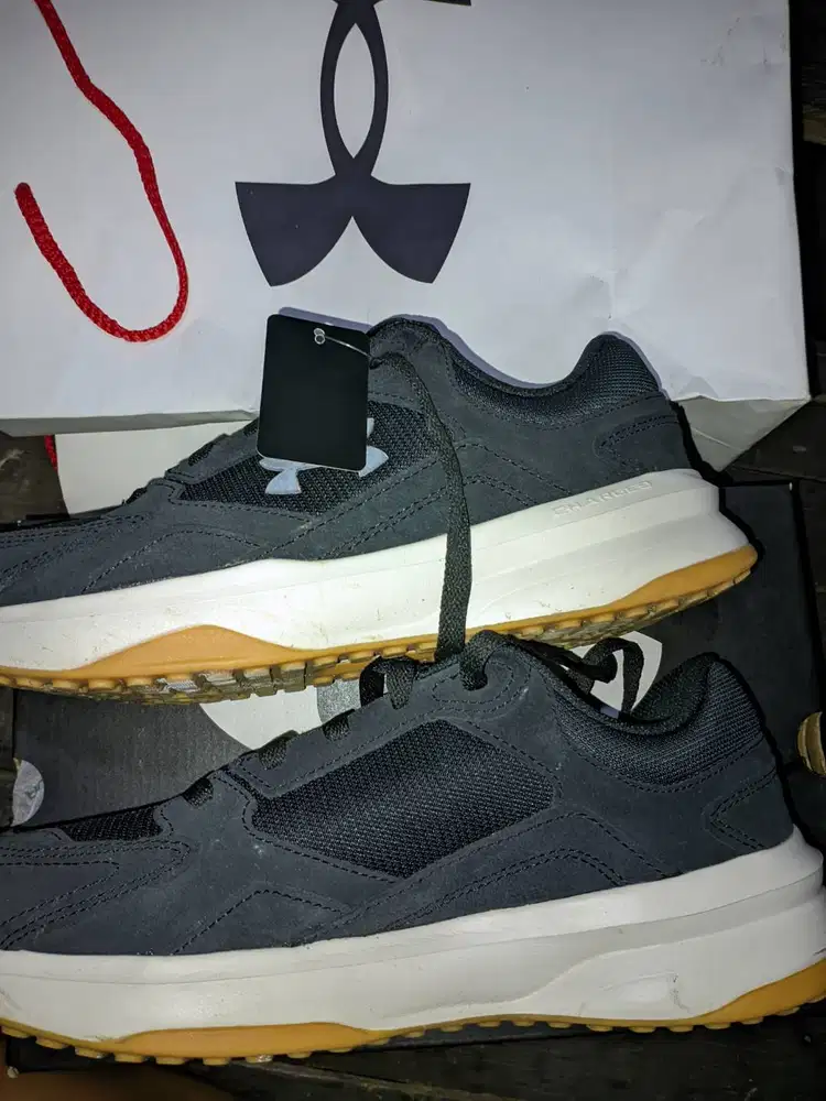 Sepatu under armour uk 42 ORIGINAL ! MASIH SEGEL