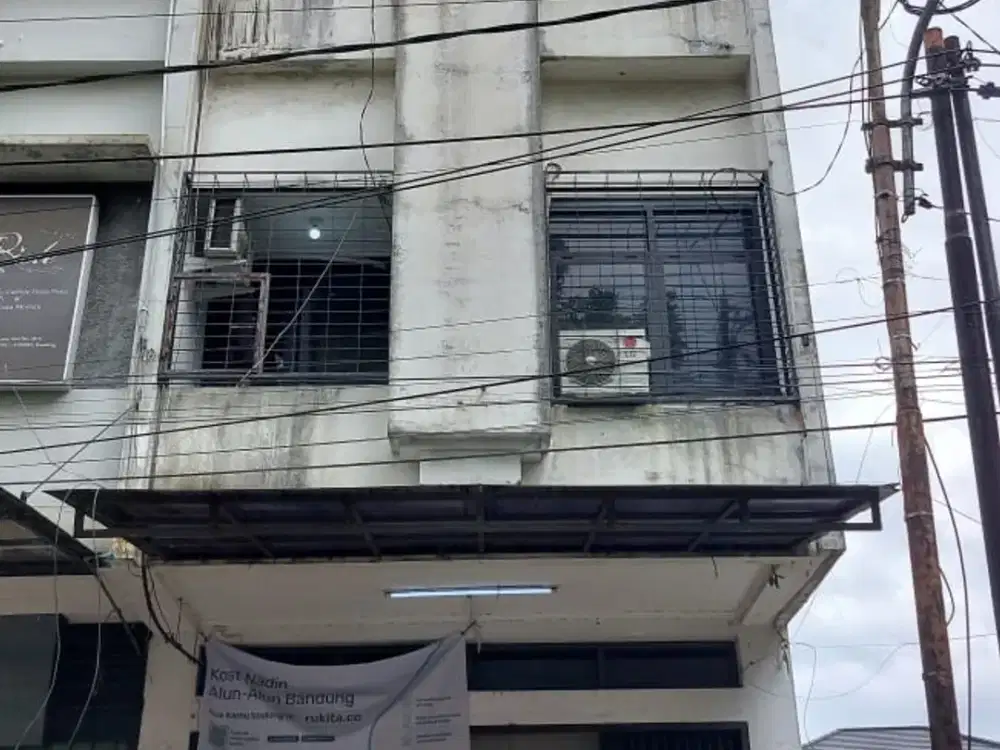 Ruko 4 Lantai Lokasi Strategis Dekat Alun-Alun Kota Bandung dengan 5 Kamar Kost