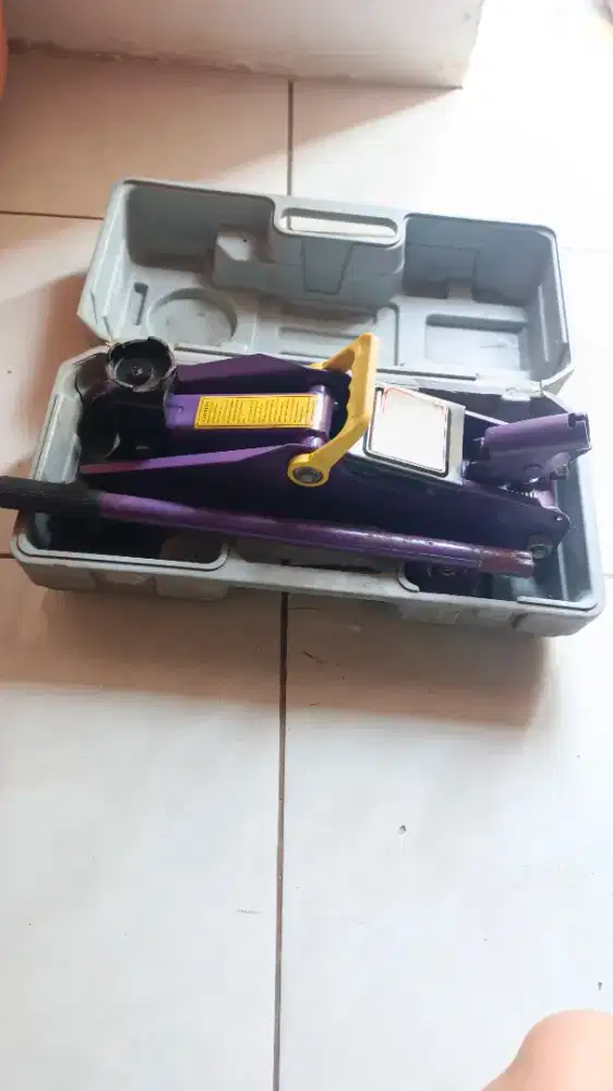 Dongkrak buaya 2 ton