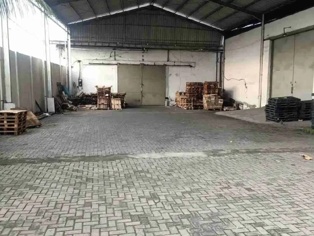 DIJUAL GUDANG MURAH NOL JALAN RAYA KENJERAN STRATEGIS HARGA HITUNG TANAH BAWAH PASAR