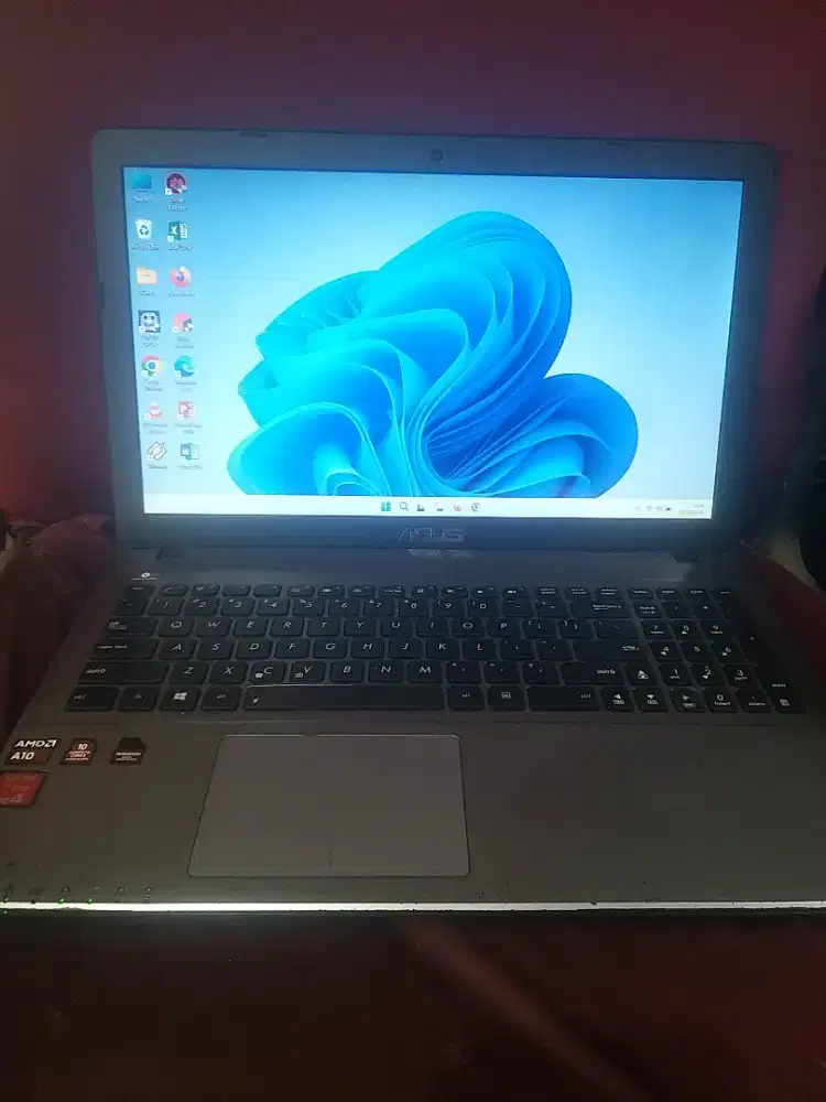 Asus AMD A10 ram4 hdd 500gb siap pakai