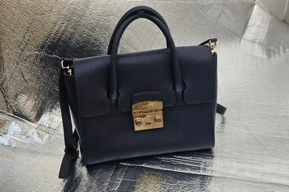 Tas FURLA Metropolis S Satchel Navy Original – Elegan & Rare