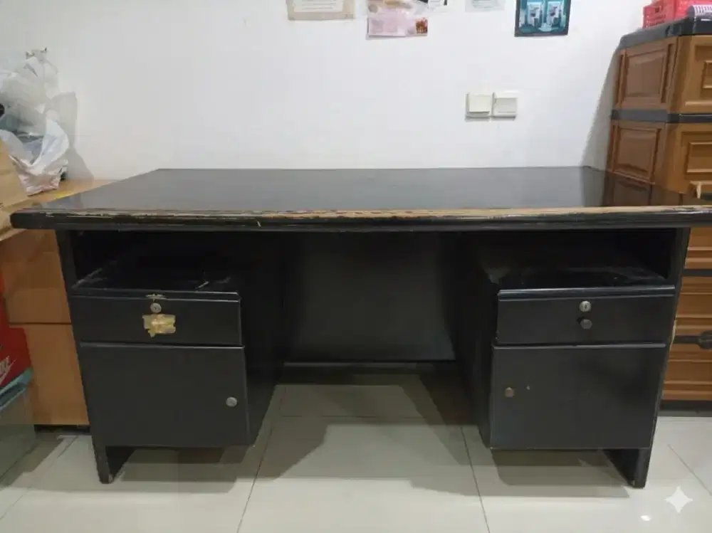 Meja Kerja/Kantor Hitam Kayu