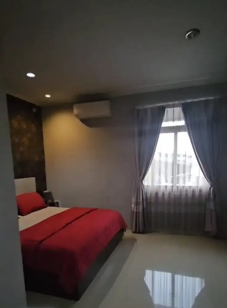 Dijual Rumah lt2  dan tempat kerja lt1