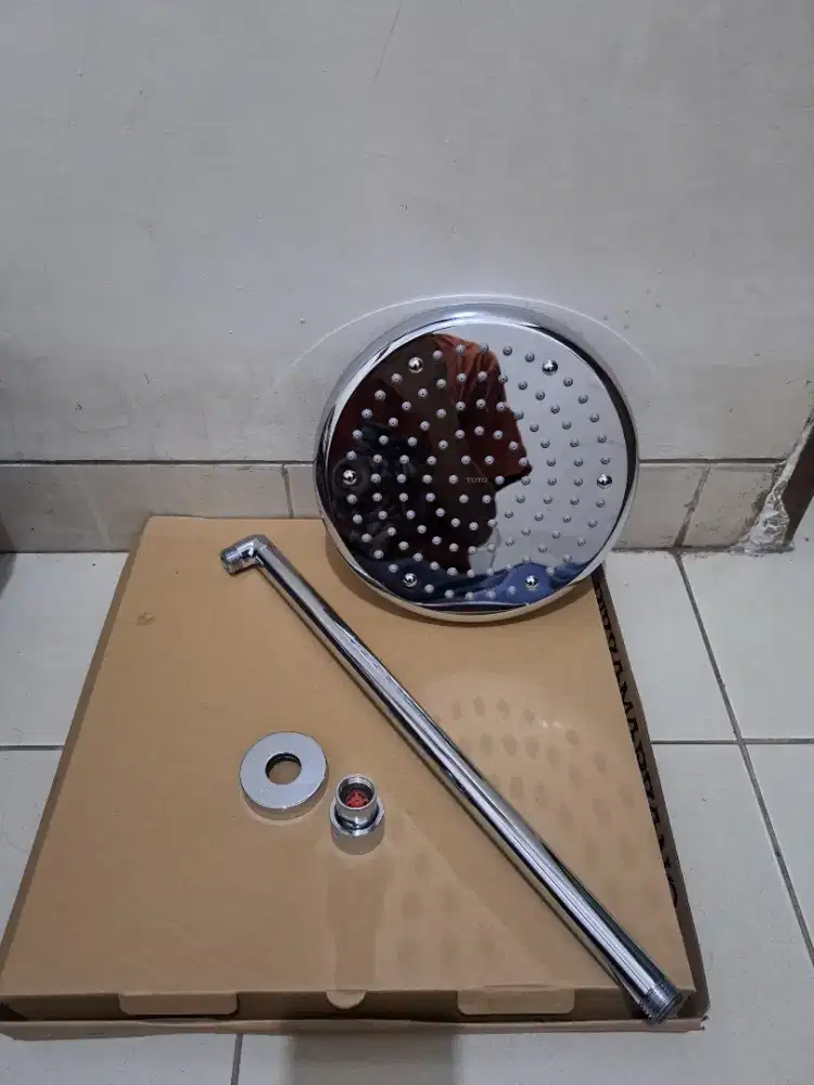 Shower tanam dinding merk ToTo