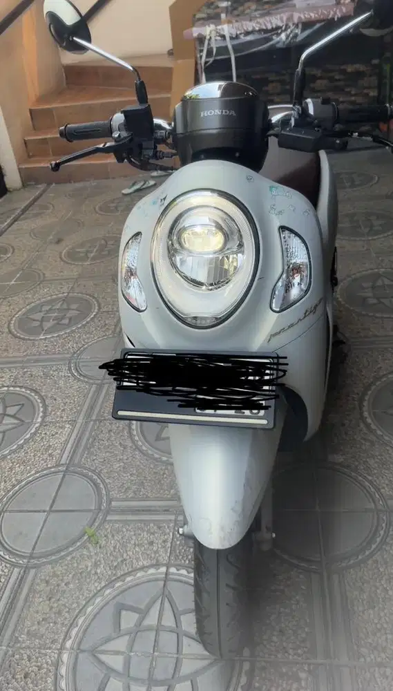 Jual second motor scoopy 2023 putih
