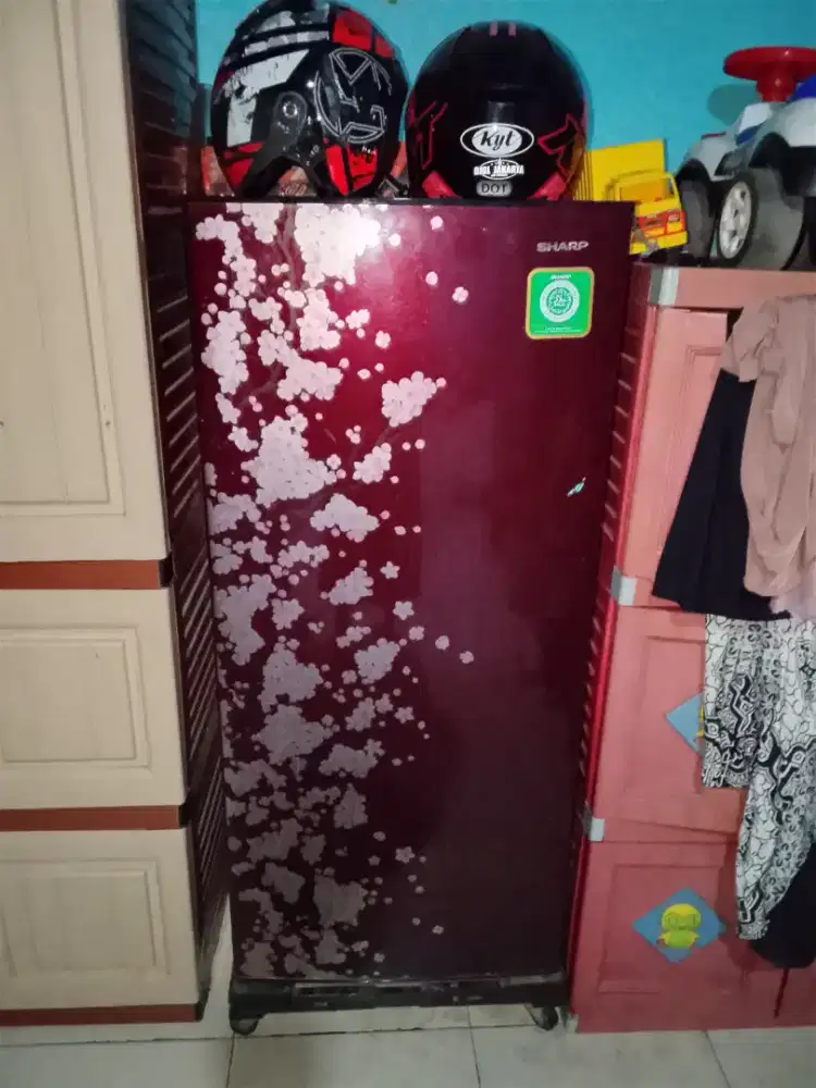 Dijual kulkas 1 pintu Sharp