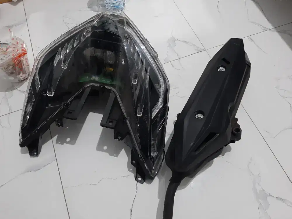 Reflektor varo gen 2 + knalpot