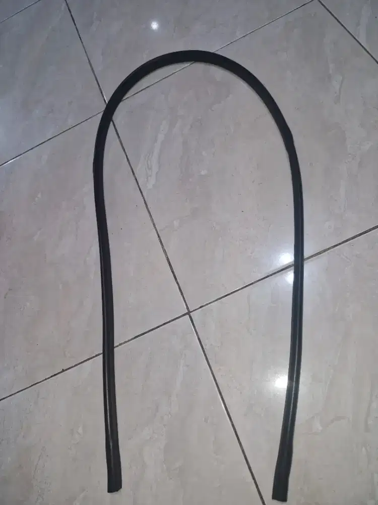 Karet panggangan sate/karet kap mesin Fortuner VNT