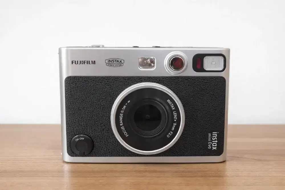 Pre loved Kamera Polaroid Instax Fujifilm