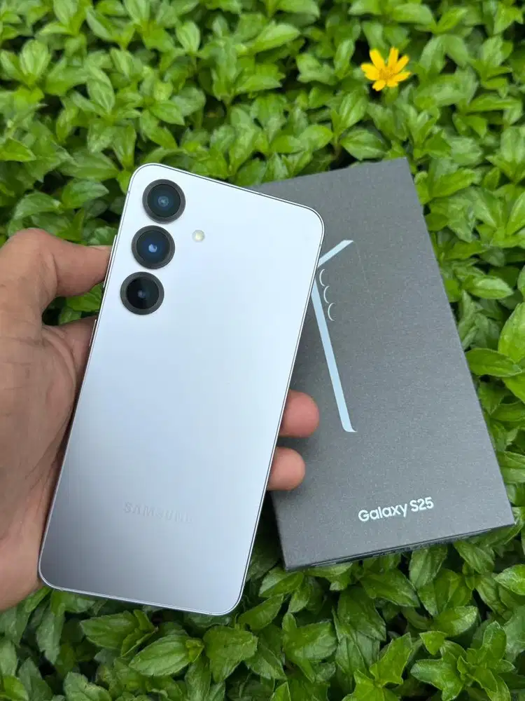 Samsung S25 Basic 12/512 silver like new