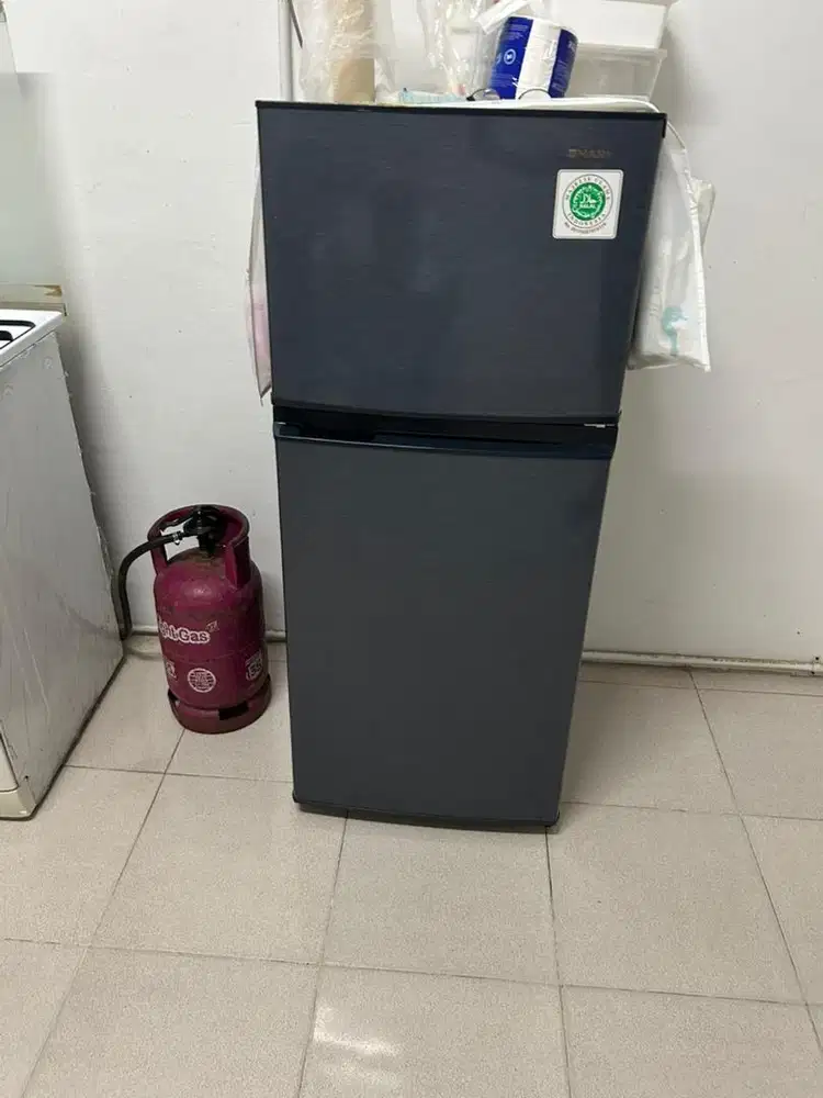 Kulkas 2 pintu SHARP
