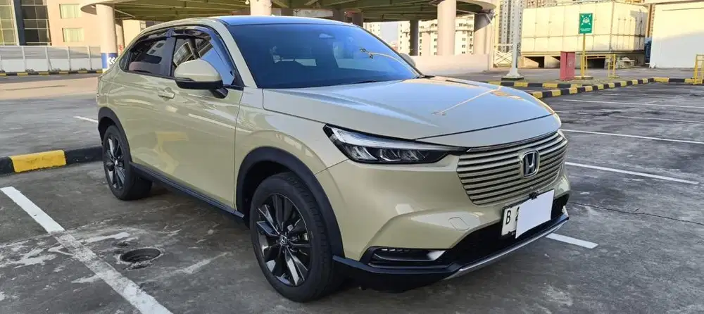 Honda New HRV se 2023 coklat muda metalik// hrv Se 2023