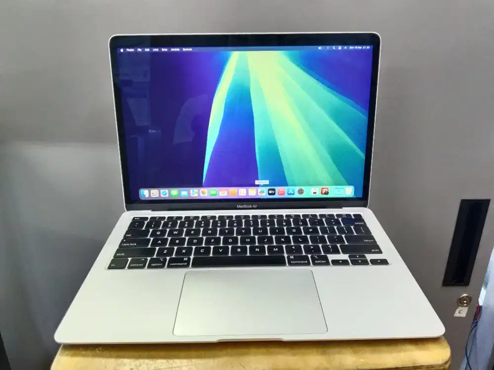 MacBook Air 13 2020
* Ci7 1,2Ghz RAM 16GB SSD 256GB
* Cc 317 Normal