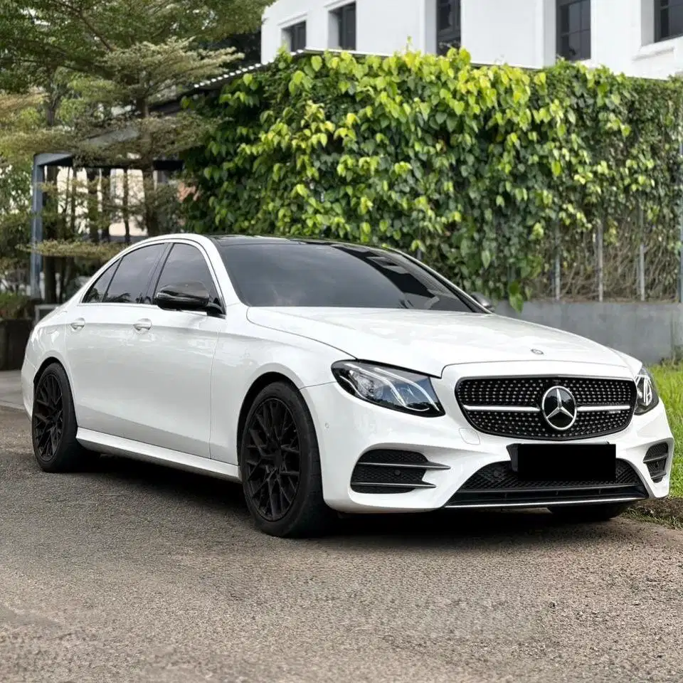 (CASH) Mercedes Benz E300 AMG W213 2017