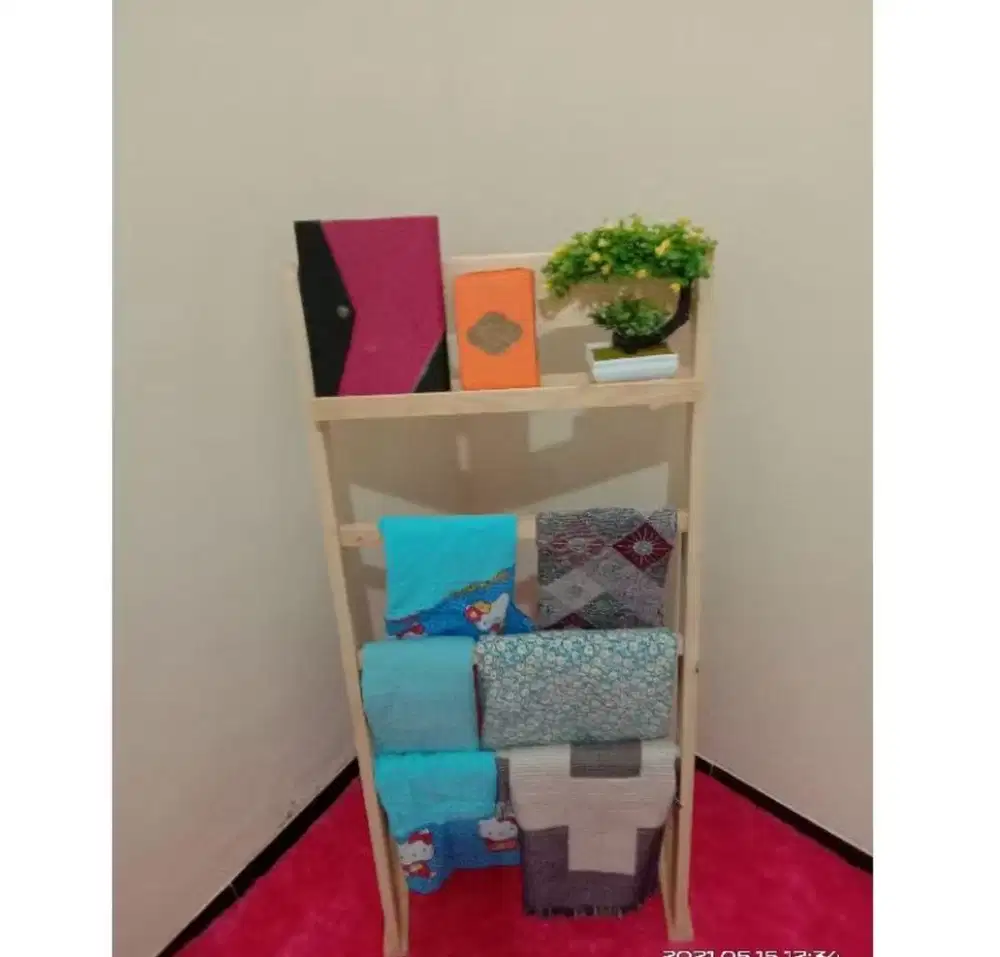 Hanger mukena dan sajadah