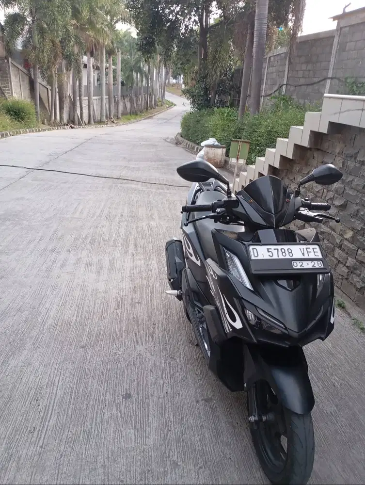 Honda Vario 160 hitam