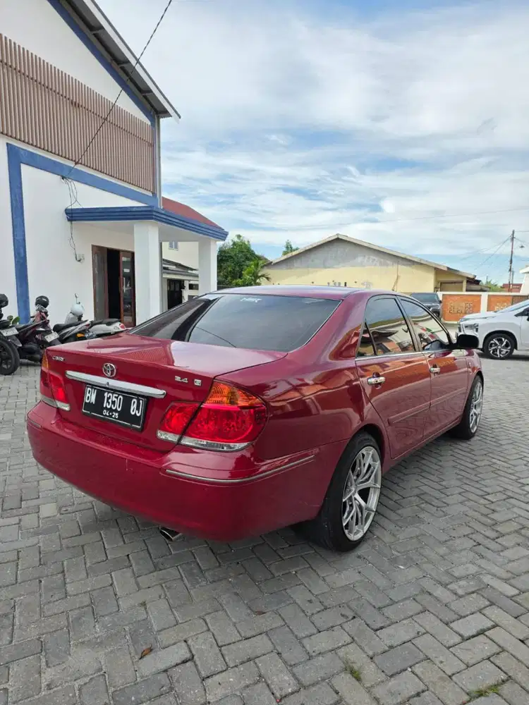Dijual camry tahun 2004 matic
