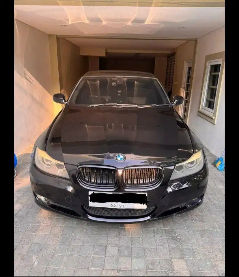 BMW 320i E90 2007 LCi , Hitam Siap Diajak Lebaran