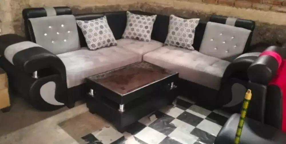 Sofa minimalis abu hitam