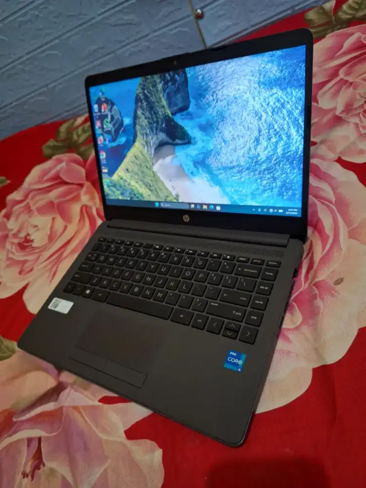Bismillah dijual laptop hp14 slim core i5gen11 ram 8gb siap pakai