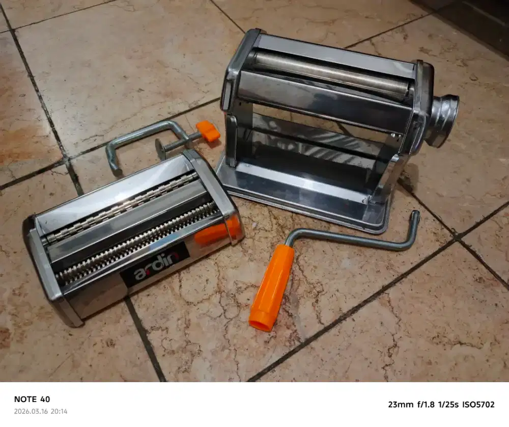 Gilingan Mie atau Adonan