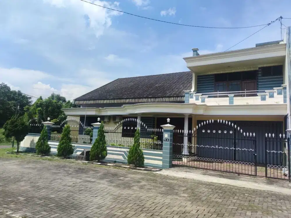 dijual rumah blkg transmart jember dekat roxymall