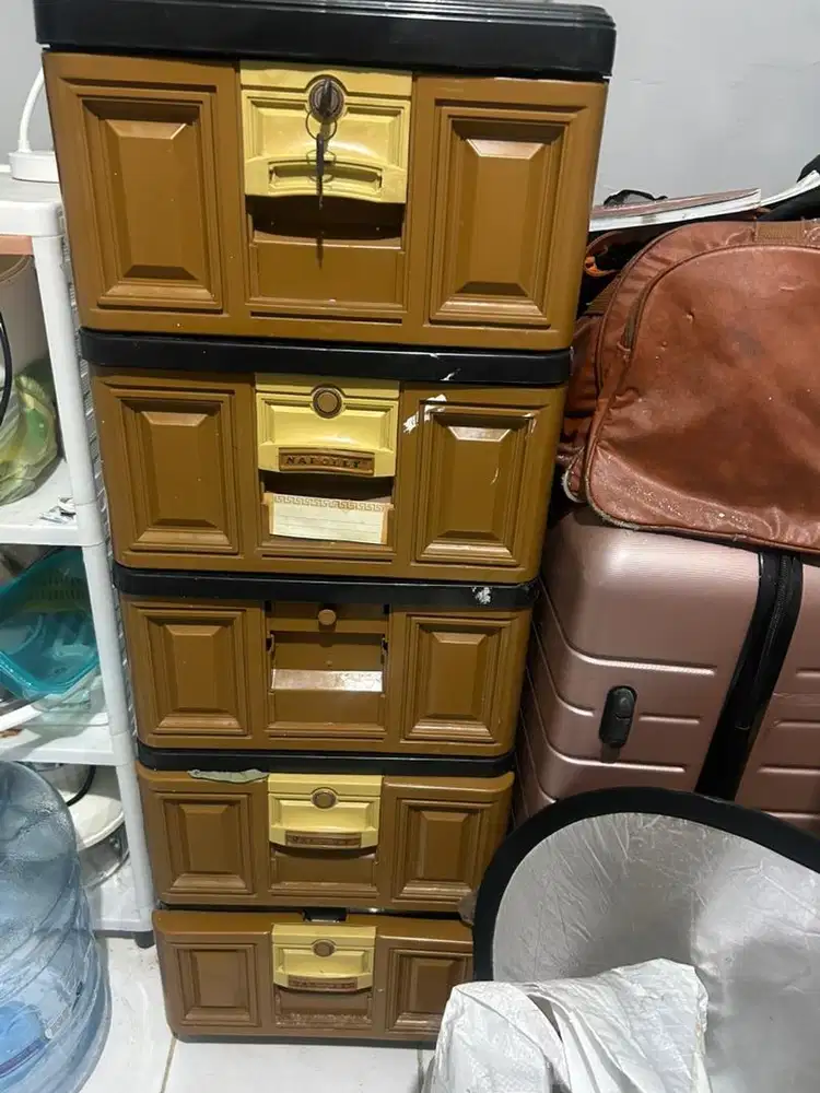 NETT LEMARI BAJU PLASTIK