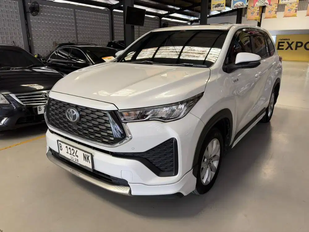 Zenix 2.0 V Hybrid Modelista AT 2023 Low KM Mulus Terawat Siap Pakai